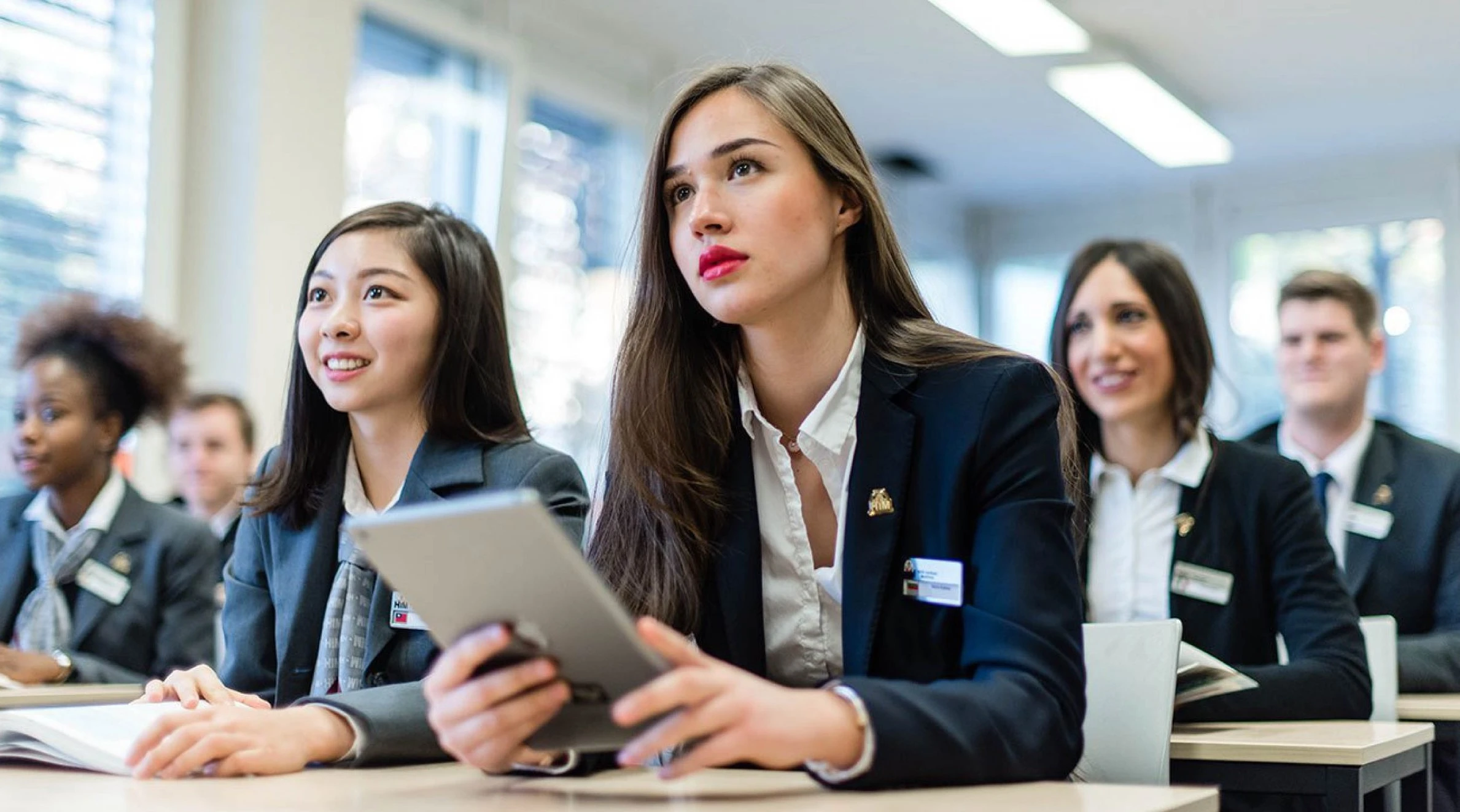 benefits of Pursuing a Management Course in Dubai